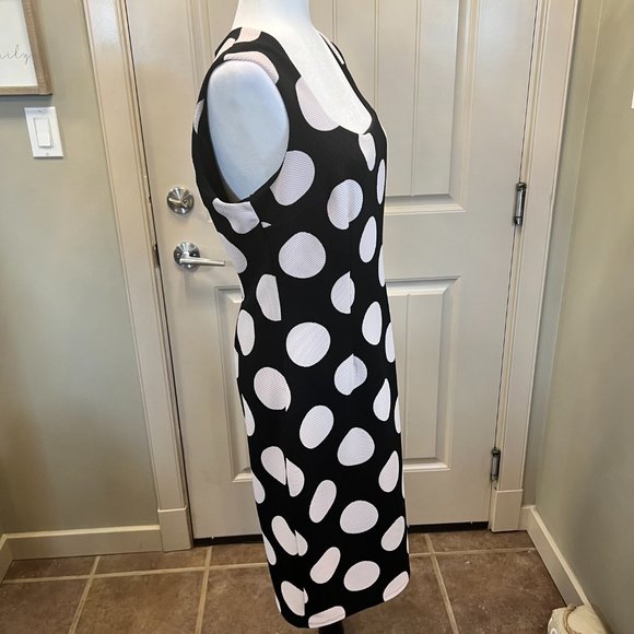 Le Chateau Ladies Dress - Picture 4 of 6